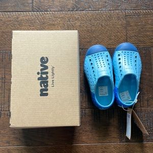NATIVE kids shoes size 7 - never been worn!